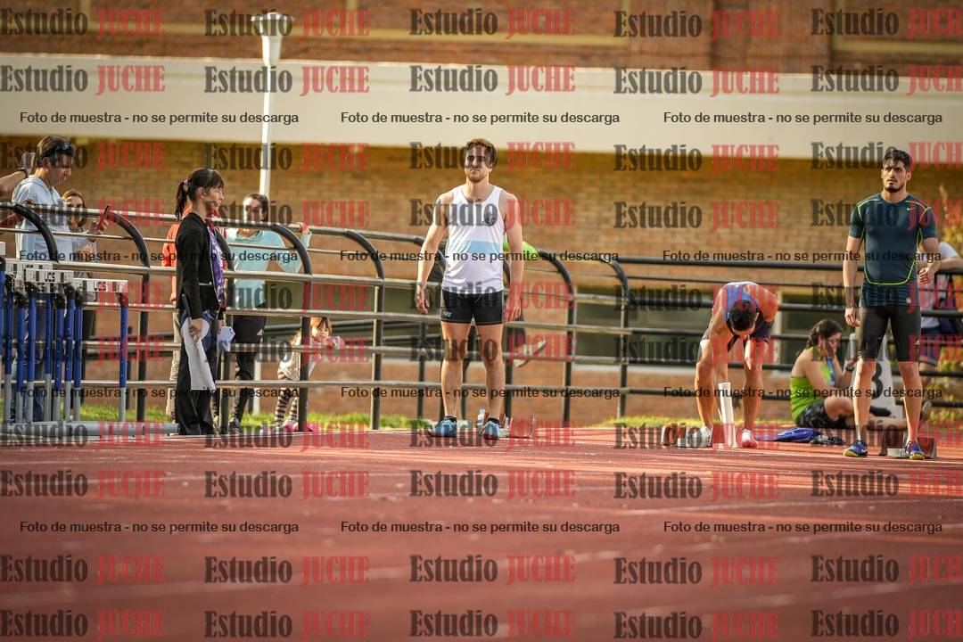 Fotos de los 100 m llanos de varones - FINAL