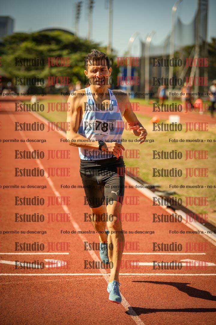 Fotos de los 800 m llanos de varones