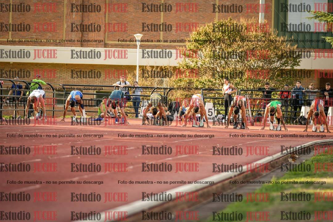 Fotos de los 100 m llanos de varones - FINAL