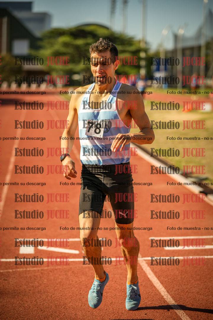 Fotos de los 800 m llanos de varones