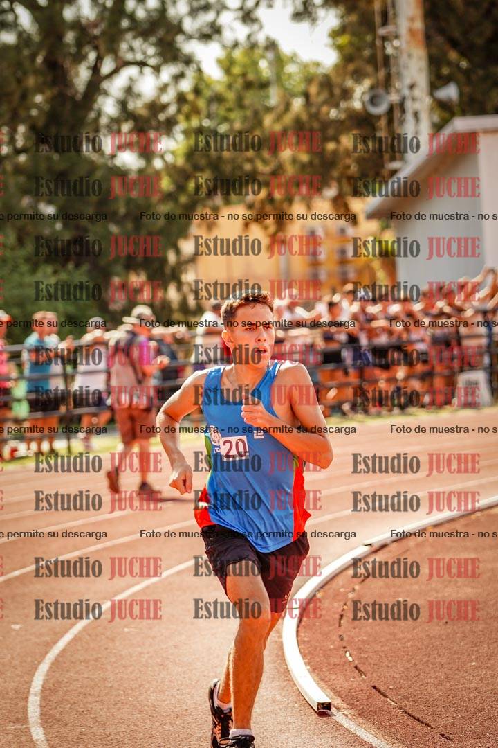Fotos de los 800 m llanos de varones