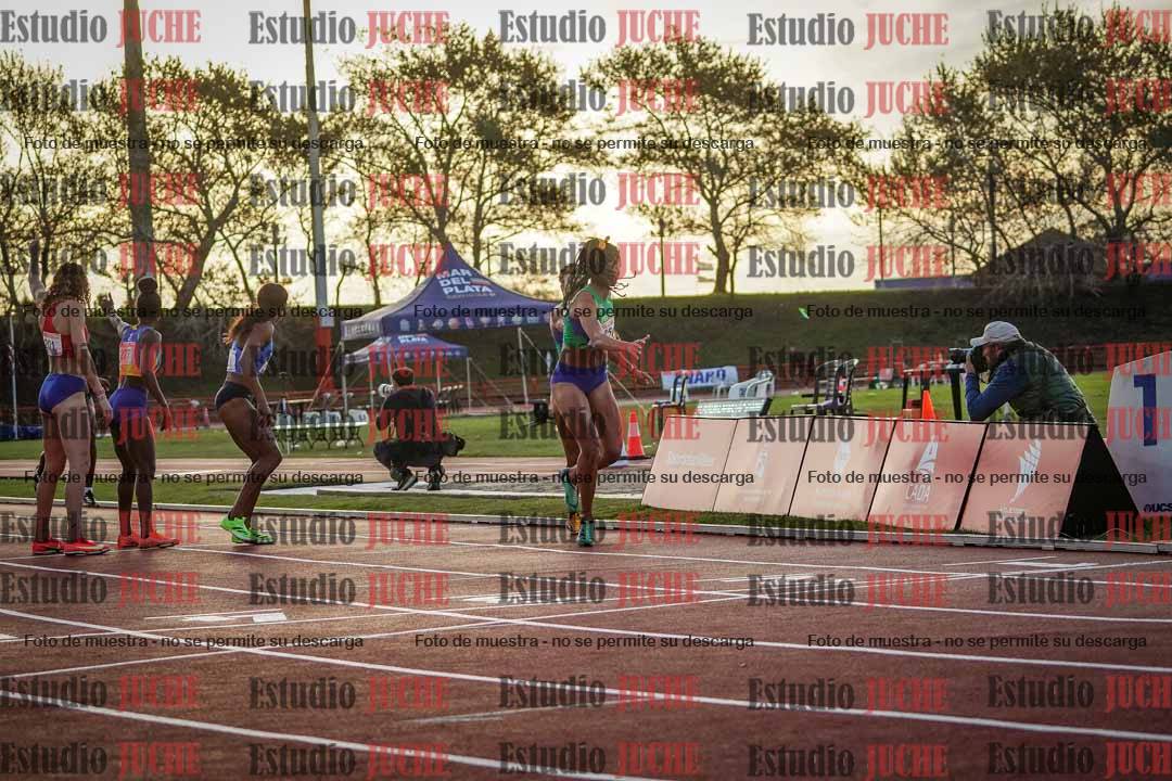 Fotos de los relevos 4x400 m de mujeres