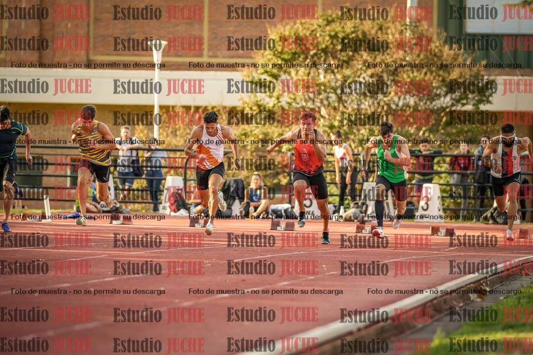 Fotos de los 100 m llanos de varones - FINAL