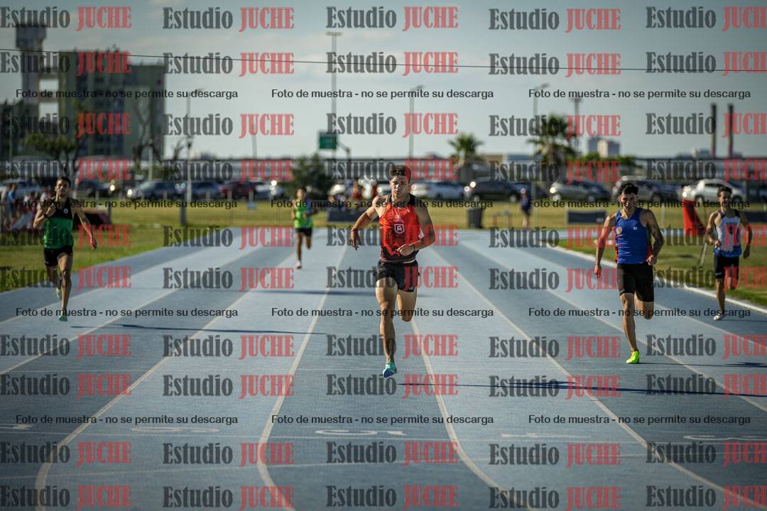 Fotos de los 400 m llanos de varones