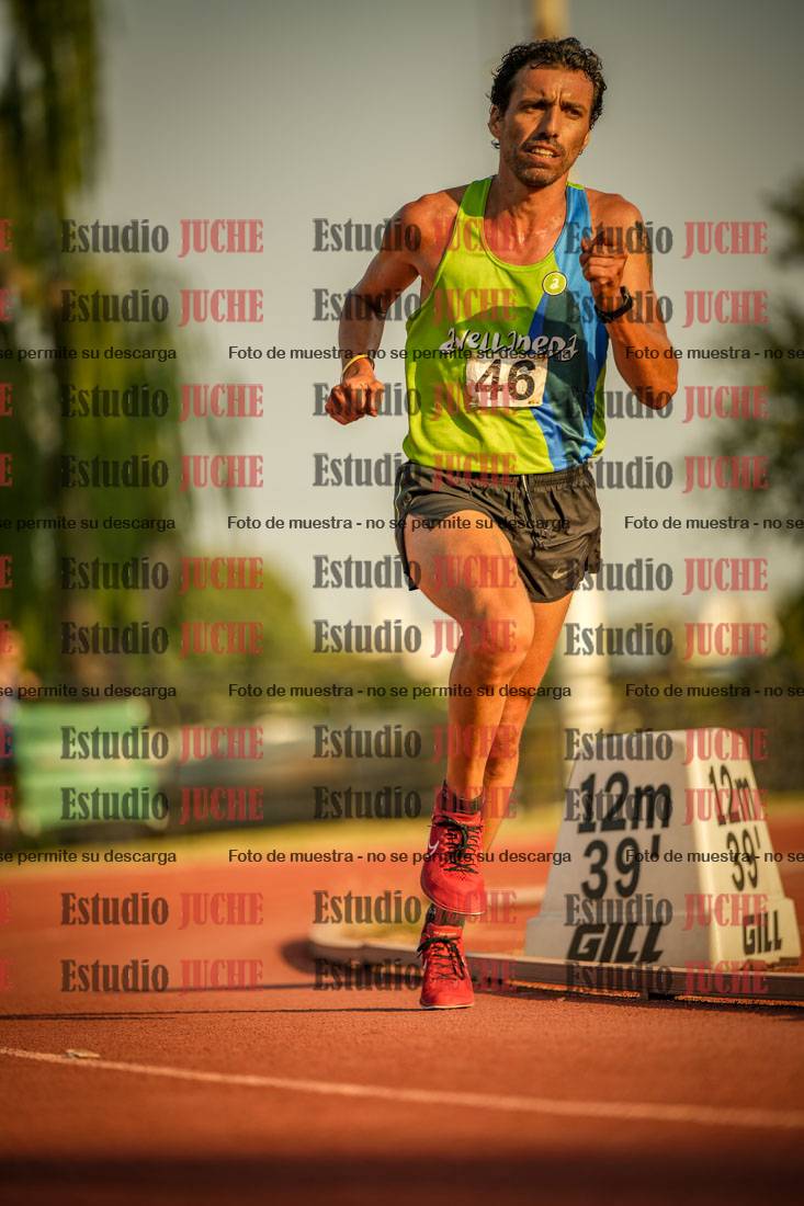 Fotos de los 5000 m llanos de mujeres y varones