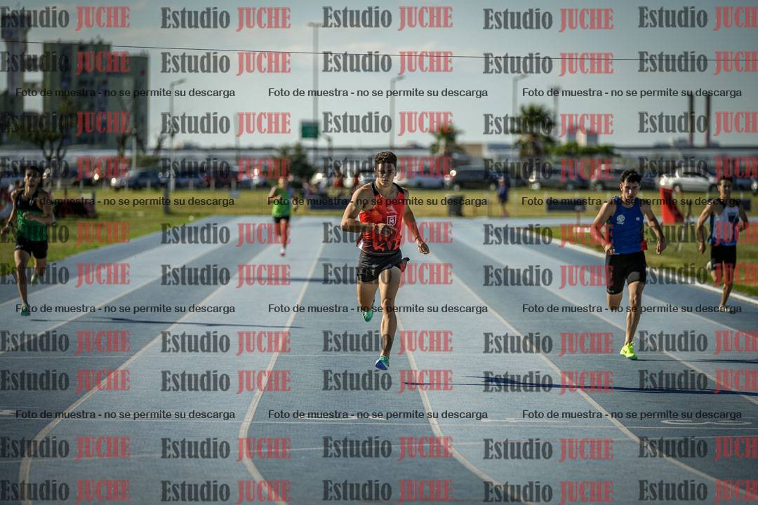 Fotos de los 400 m llanos de varones