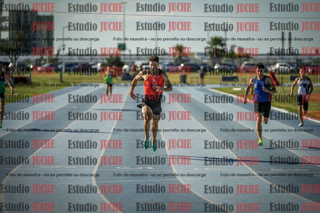 Fotos de los 400 m llanos de varones