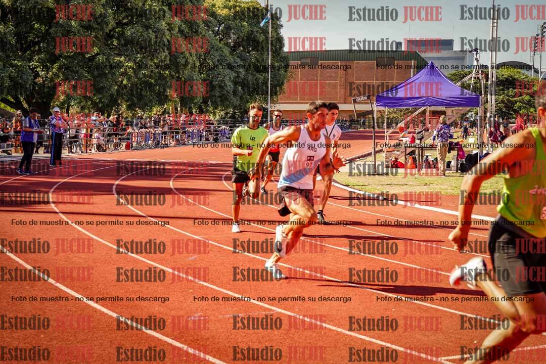 Fotos de los 800 m llanos de varones