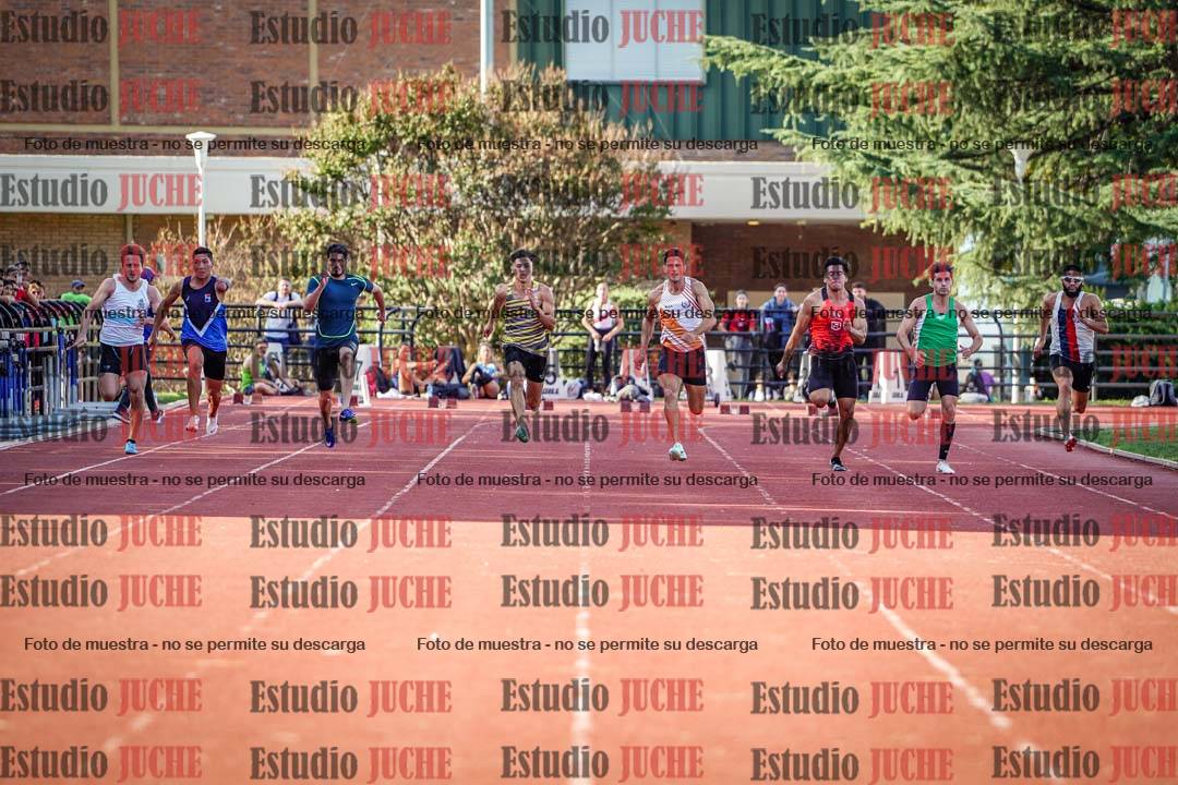 Fotos de los 100 m llanos de varones - FINAL