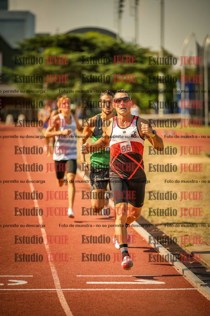 Fotos de los 800 m llanos de varones
