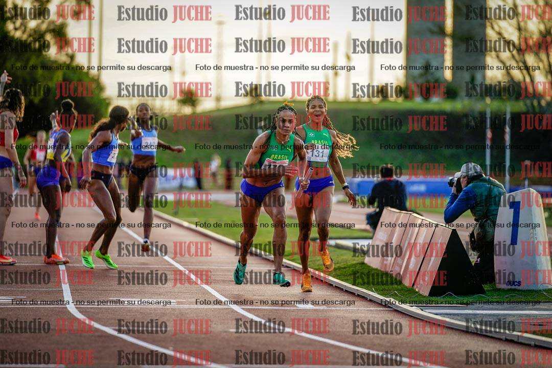 Fotos de los relevos 4x400 m de mujeres