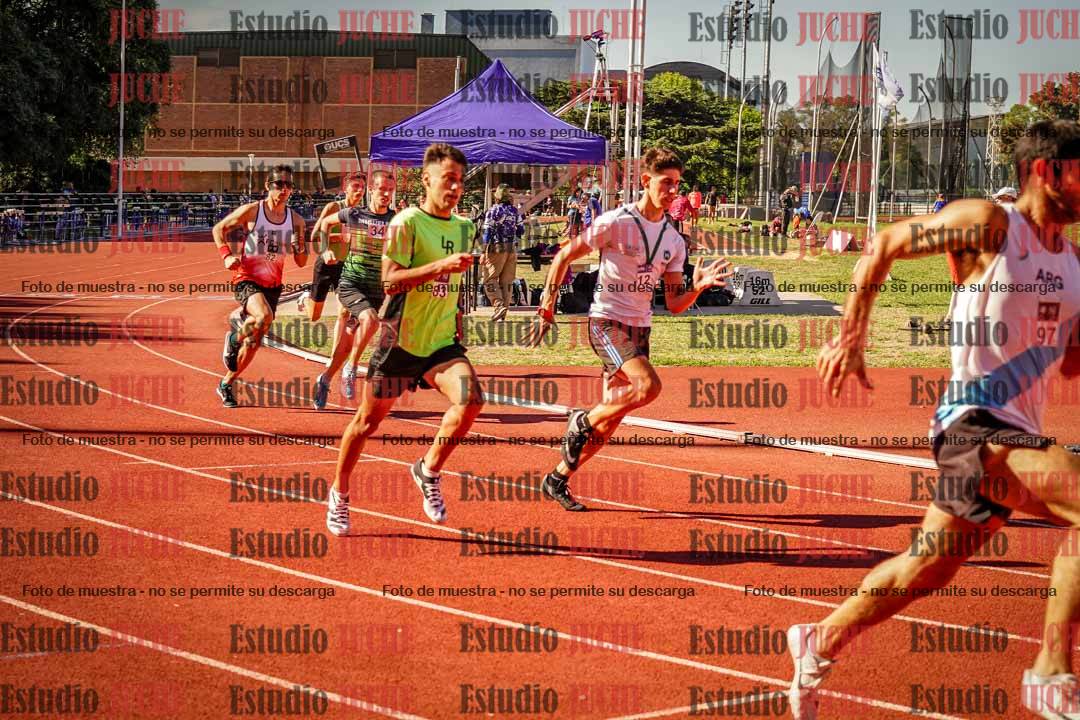 Fotos de los 800 m llanos de varones