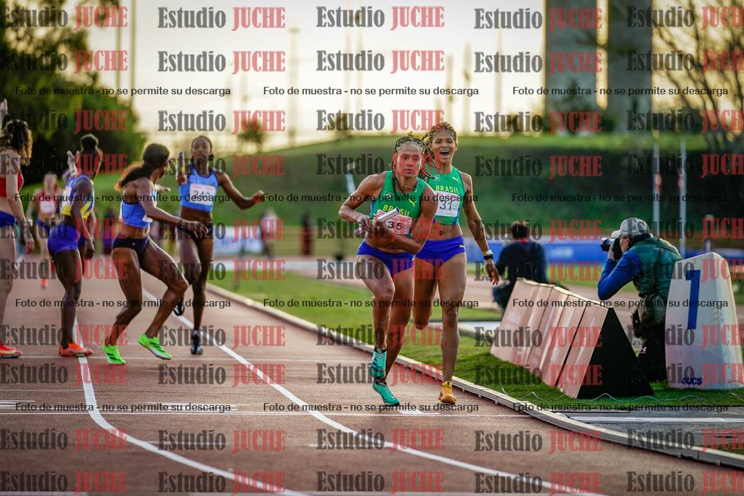 Fotos de los relevos 4x400 m de mujeres