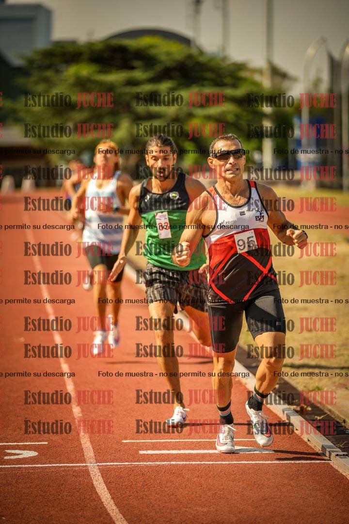 Fotos de los 800 m llanos de varones