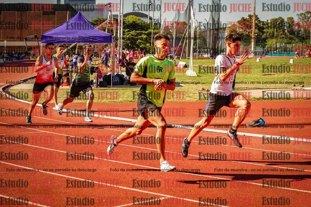 Fotos de los 800 m llanos de varones
