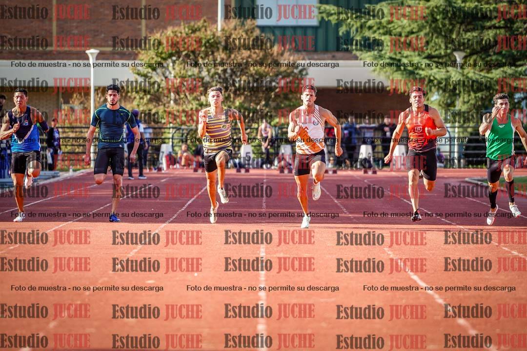 Fotos de los 100 m llanos de varones - FINAL