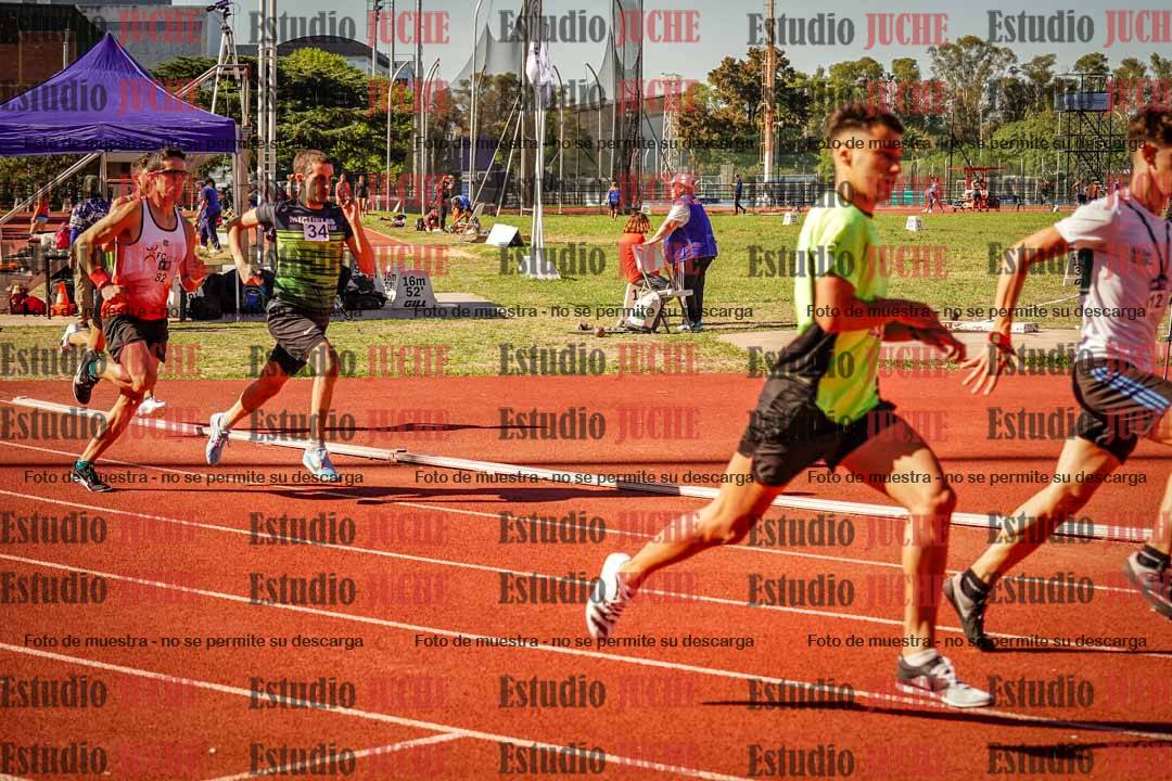 Fotos de los 800 m llanos de varones