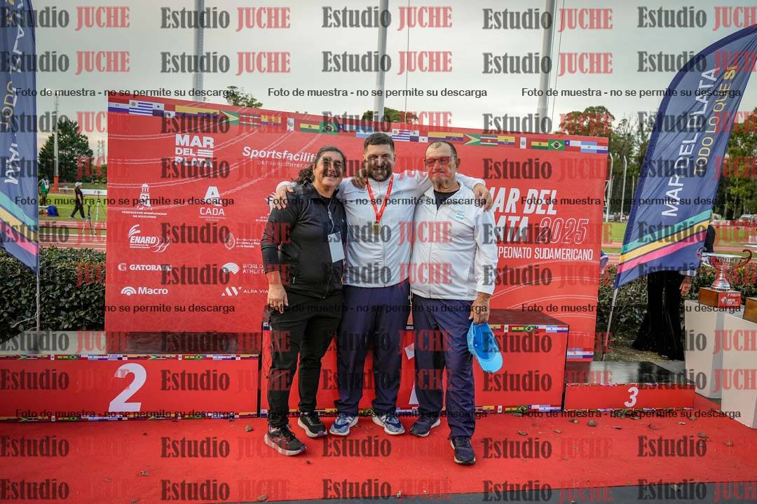 Fotos de algunos extras y podios del día 1