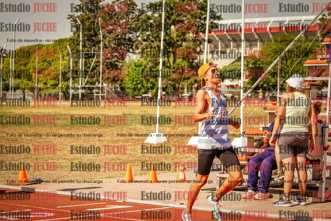 Fotos de los 800 m llanos de varones