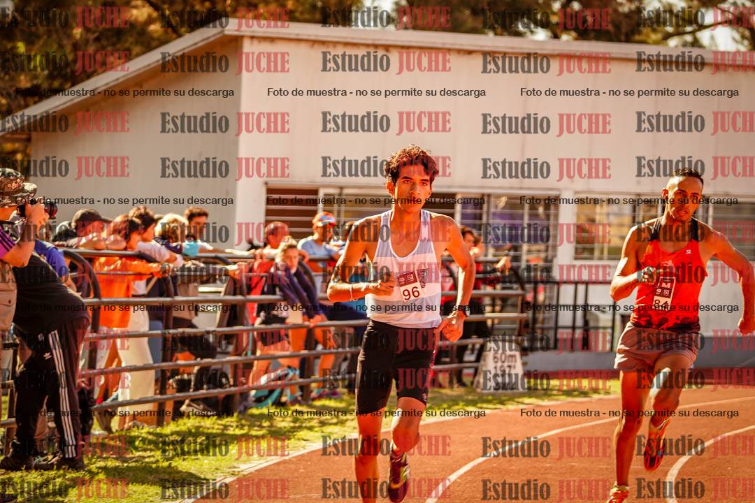 Fotos de los 800 m llanos de varones