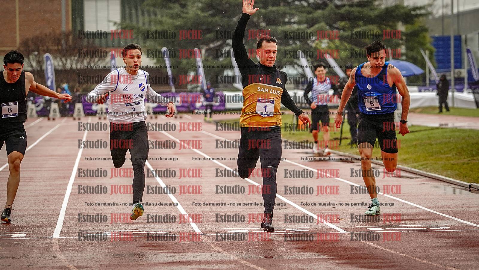 Fotos de los 100 m llanos de varones - FINAL