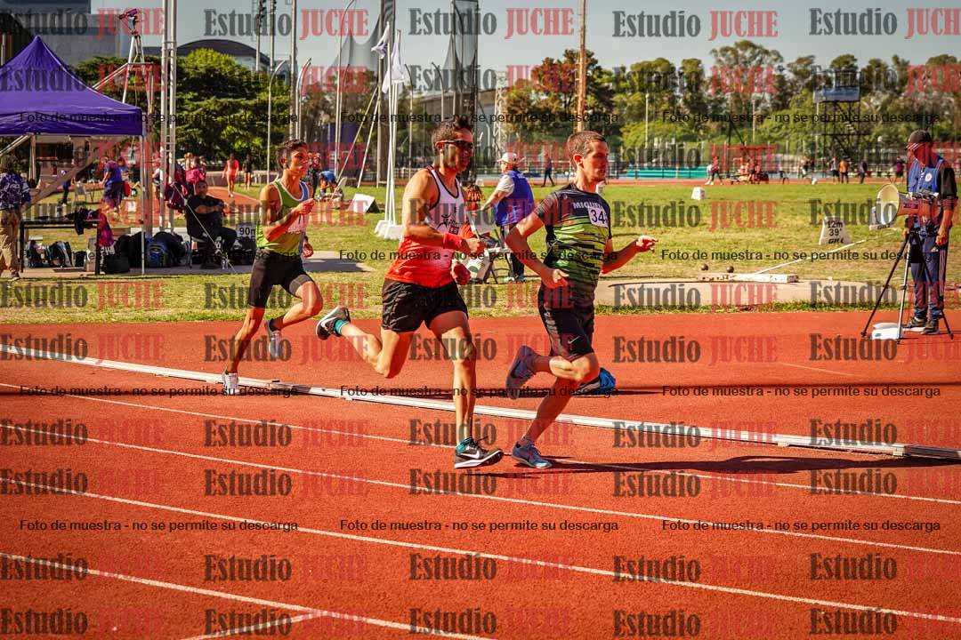 Fotos de los 800 m llanos de varones