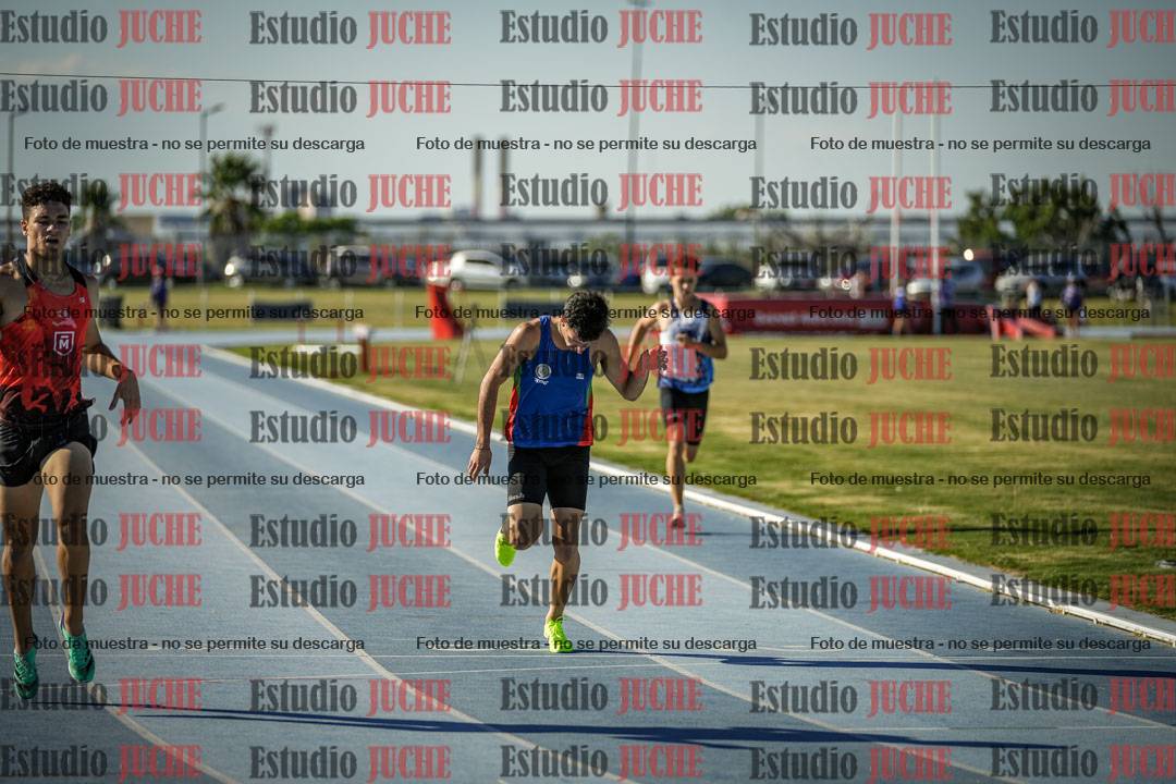 Fotos de los 400 m llanos de varones