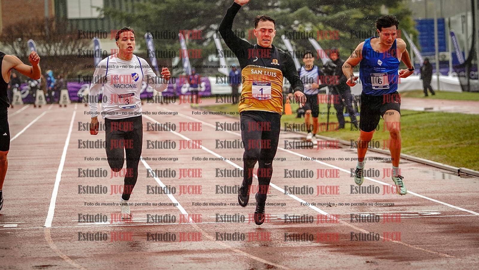 Fotos de los 100 m llanos de varones - FINAL