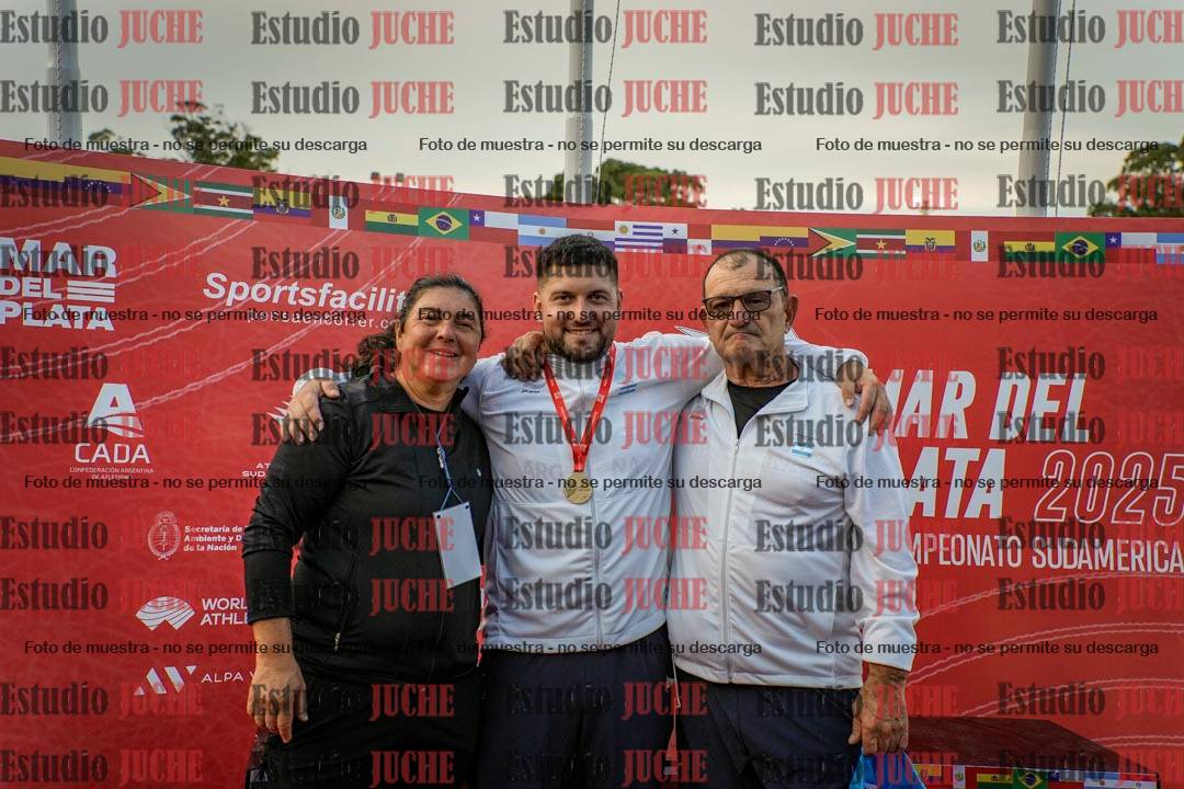 Fotos de algunos extras y podios del día 1