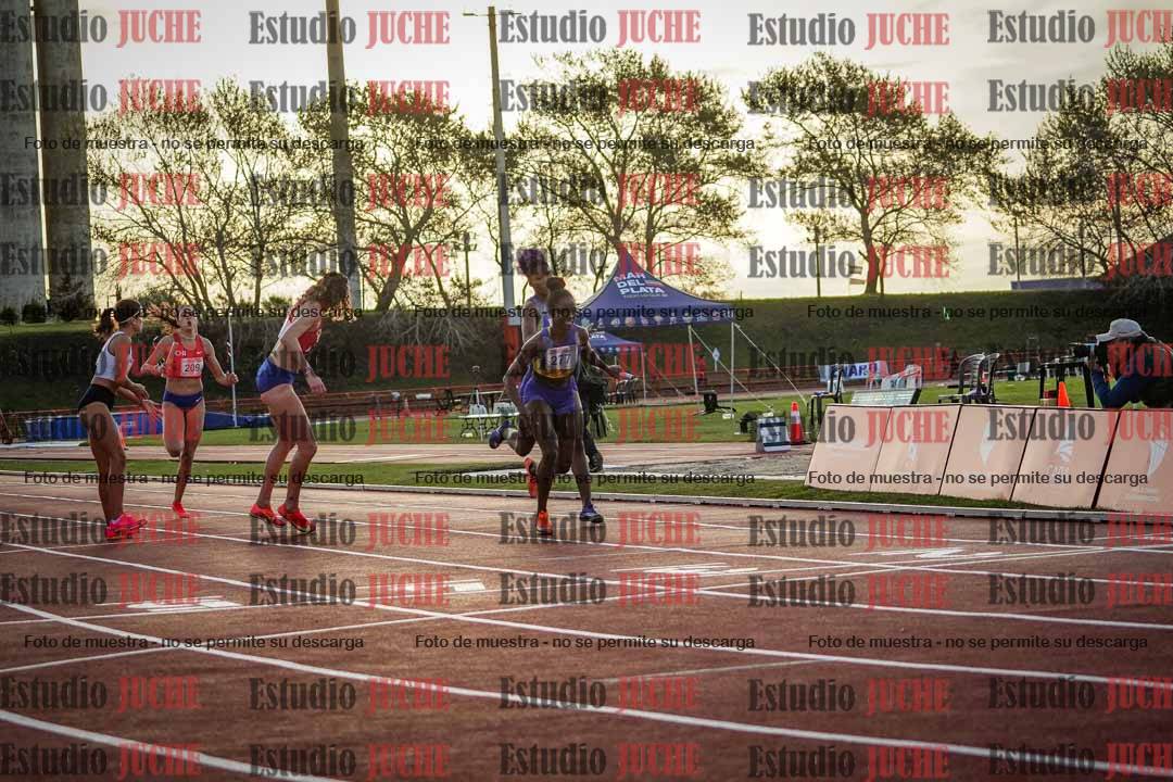 Fotos de los relevos 4x400 m de mujeres