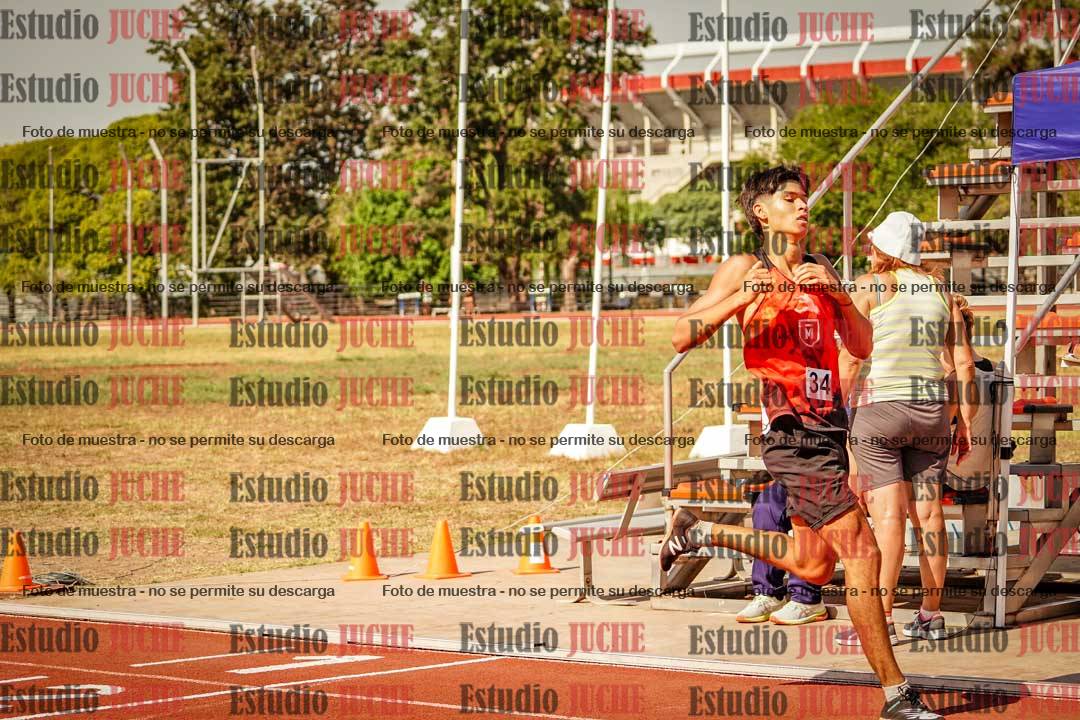 Fotos de los 800 m llanos de varones