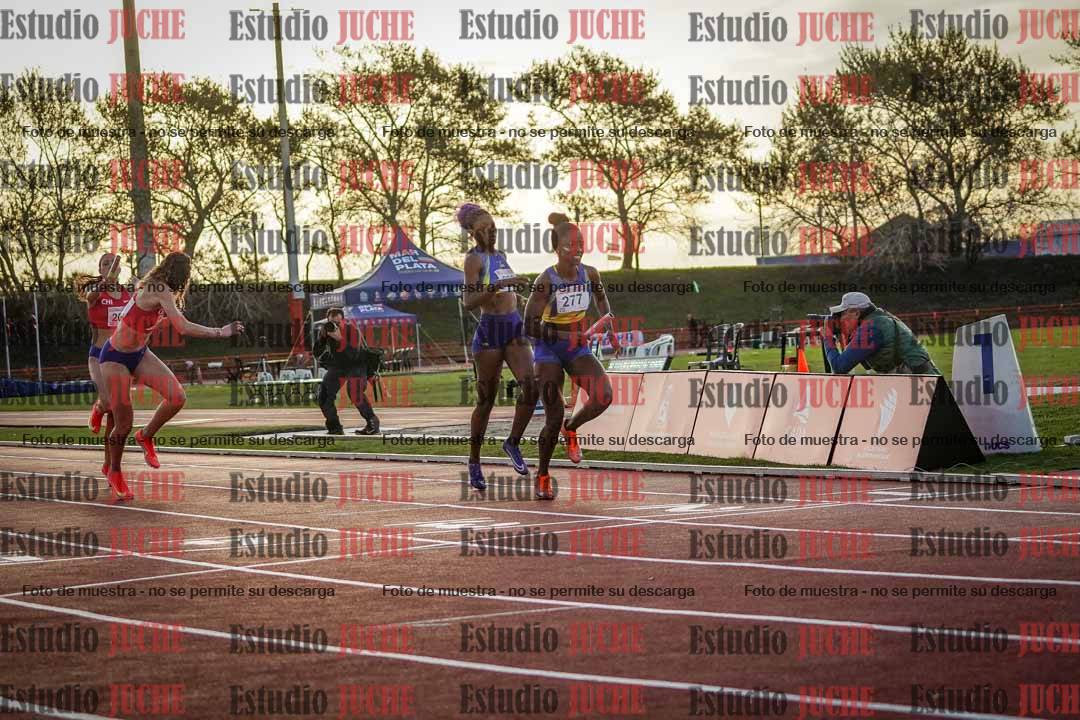 Fotos de los relevos 4x400 m de mujeres
