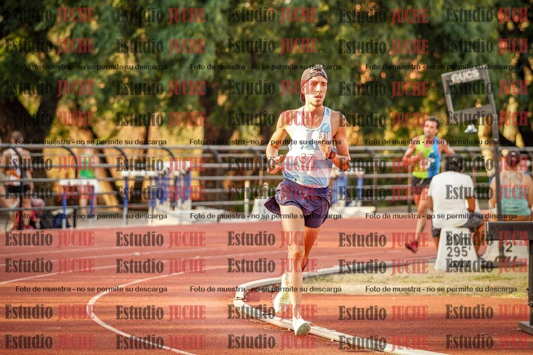 Fotos de los 5000 m llanos de mujeres y varones
