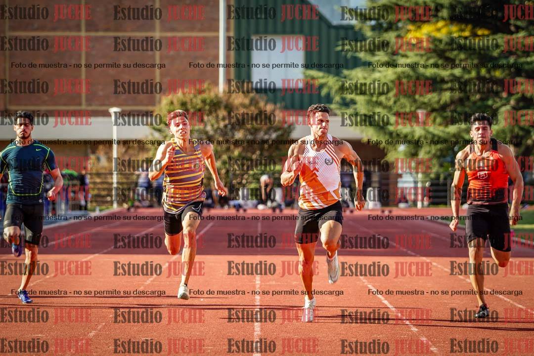 Fotos de los 100 m llanos de varones - FINAL