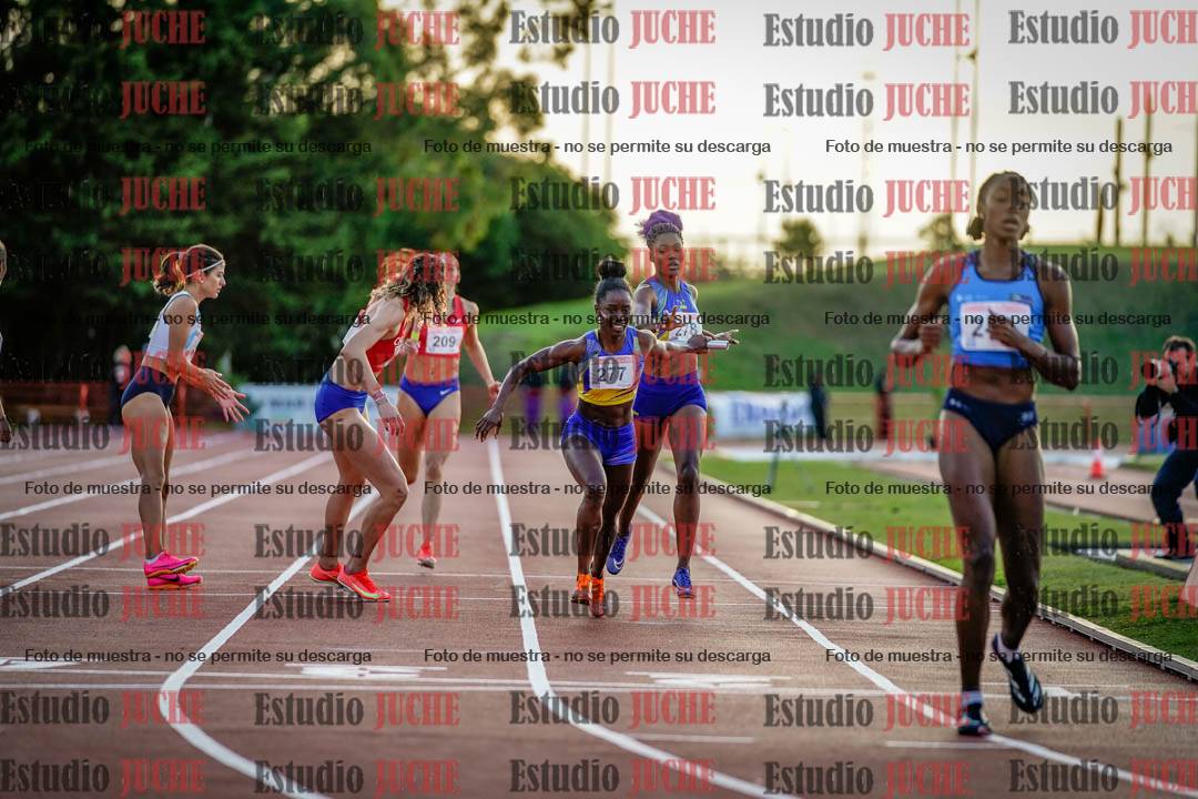 Fotos de los relevos 4x400 m de mujeres