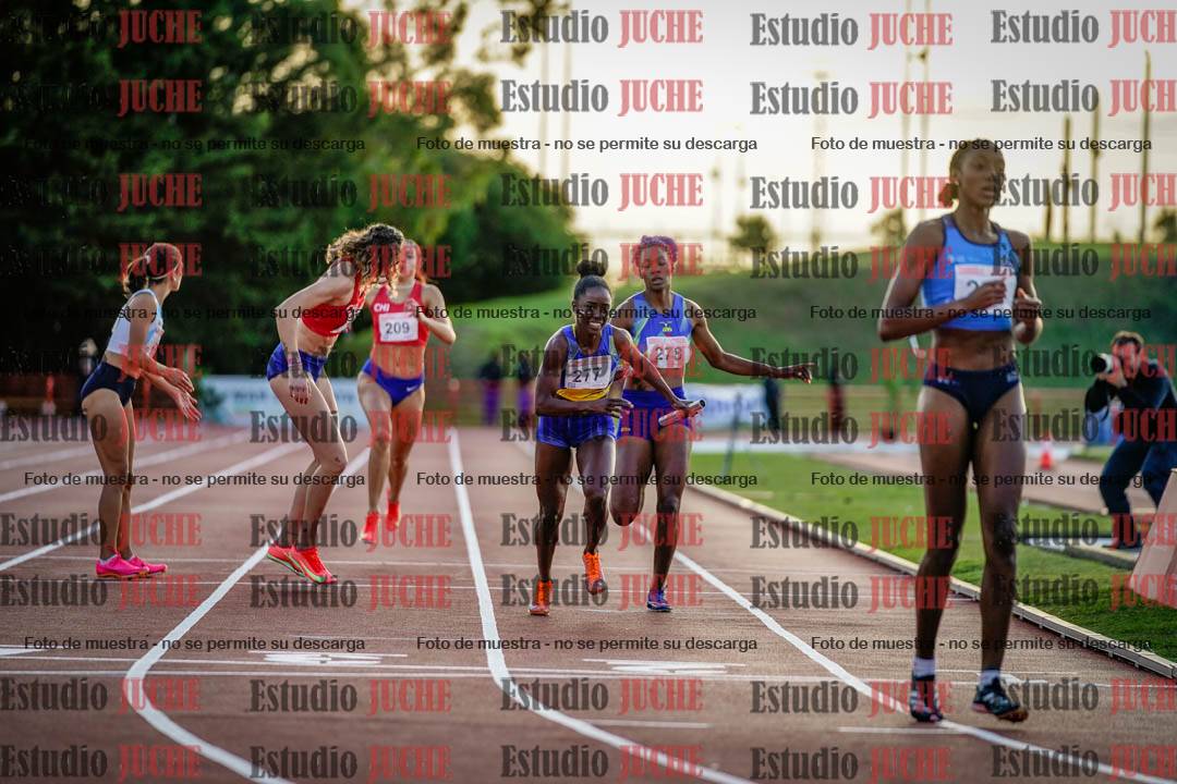 Fotos de los relevos 4x400 m de mujeres