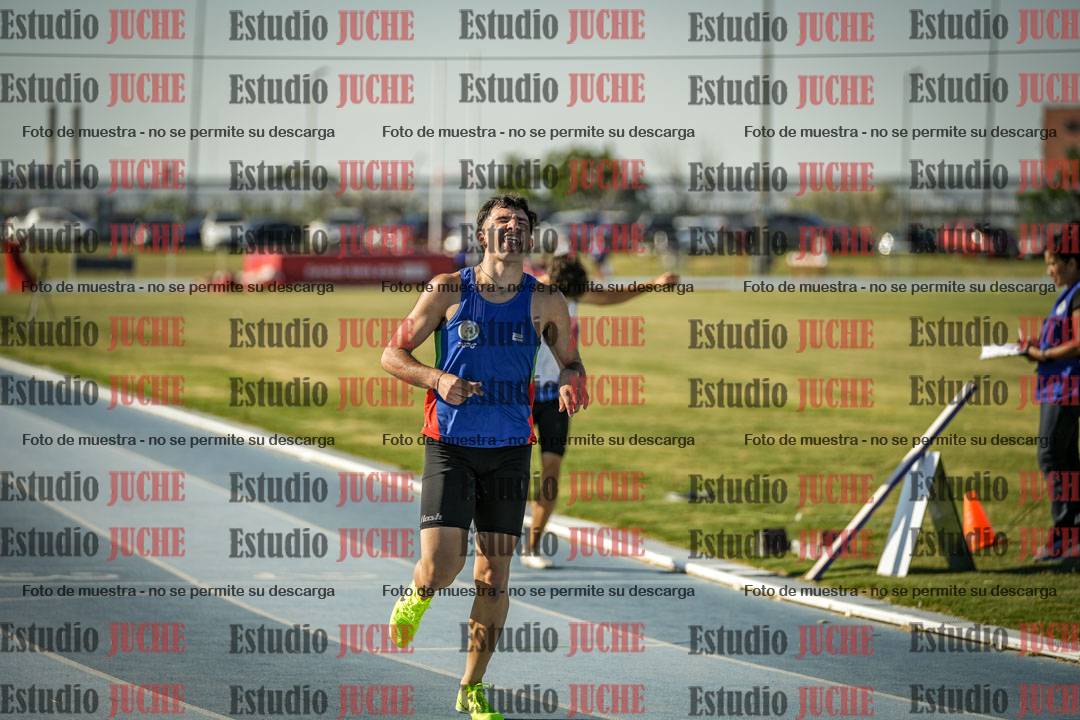 Fotos de los 400 m llanos de varones