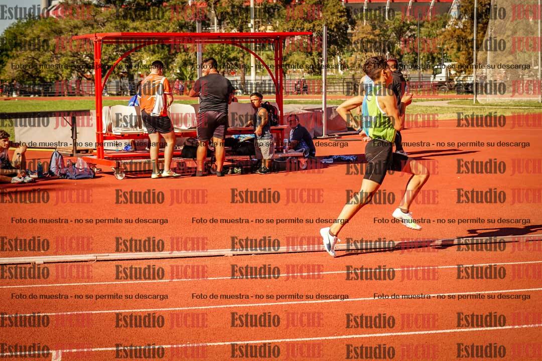 Fotos de los 800 m llanos de varones