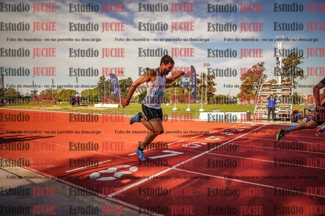 Fotos de los 100 m llanos de varones - FINAL