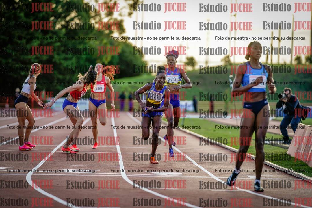 Fotos de los relevos 4x400 m de mujeres
