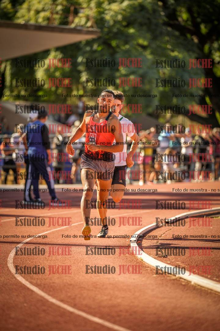 Fotos de los 800 m llanos de varones