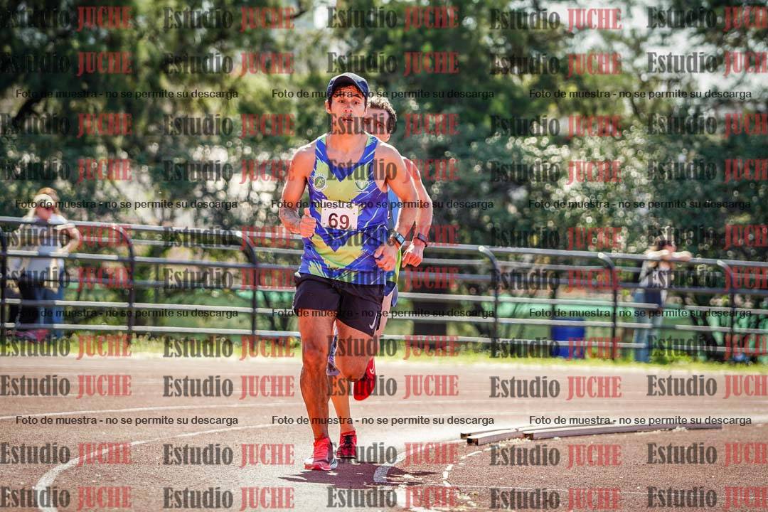 Fotos de los 5000 m llanos de mujeres y varones