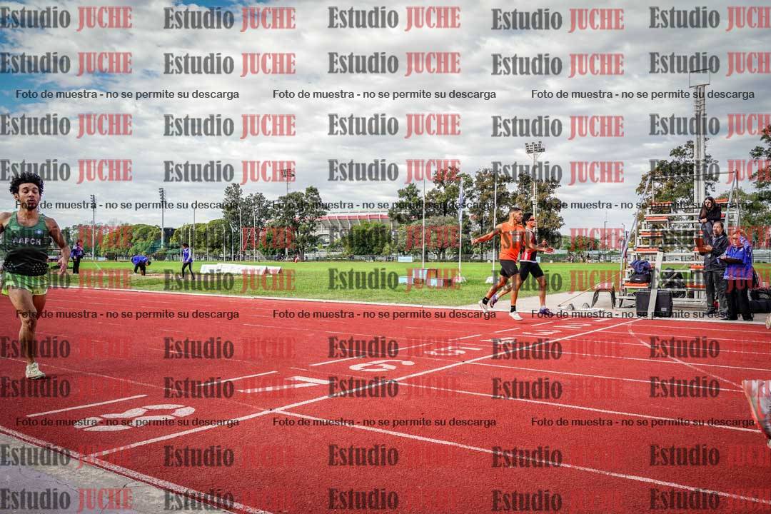 Fotos de los 400 m llanos de varones