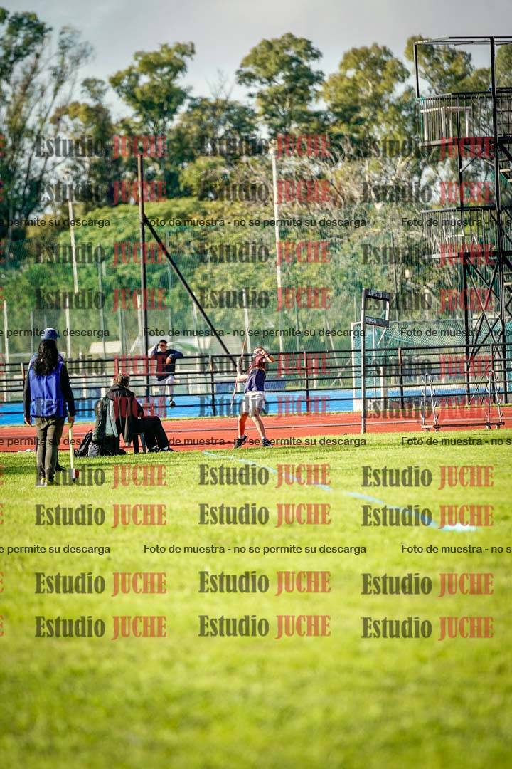 Fotos del lanzamiento de jabalina de mujeres y varones - U14