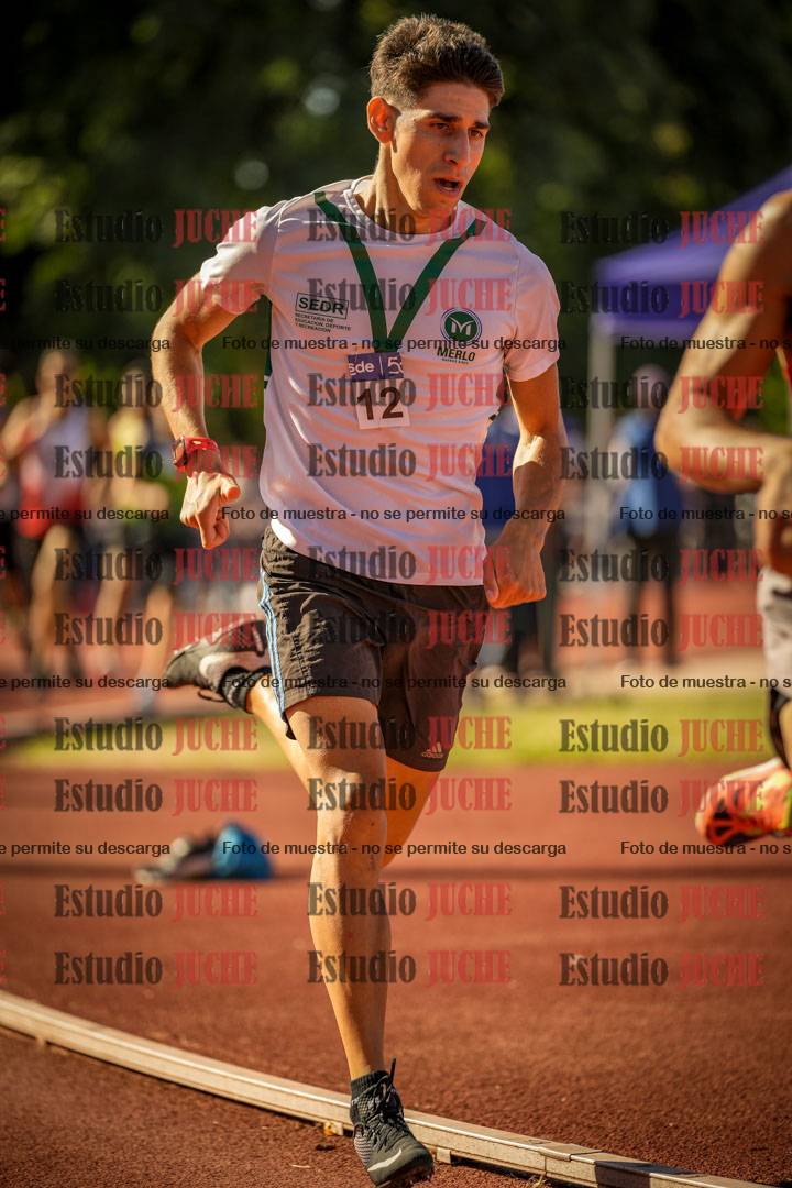 Fotos de los 800 m llanos de varones