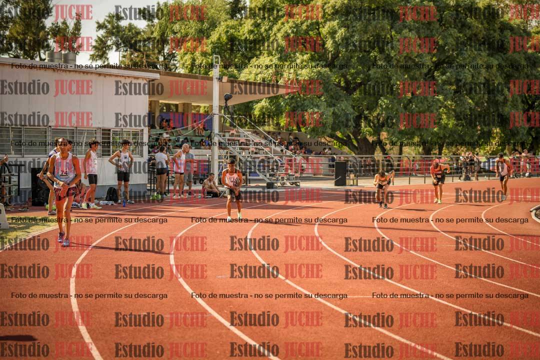 Fotos de los 800 m llanos de varones