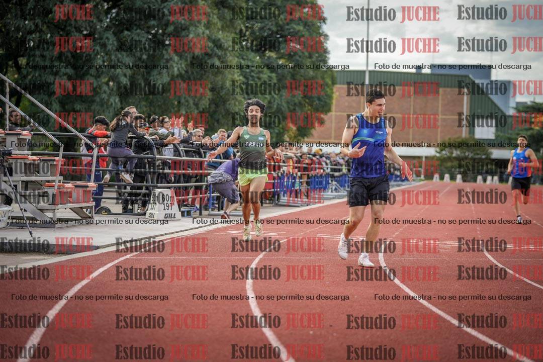 Fotos de los 400 m llanos de varones