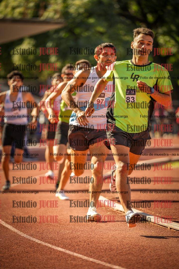 Fotos de los 800 m llanos de varones