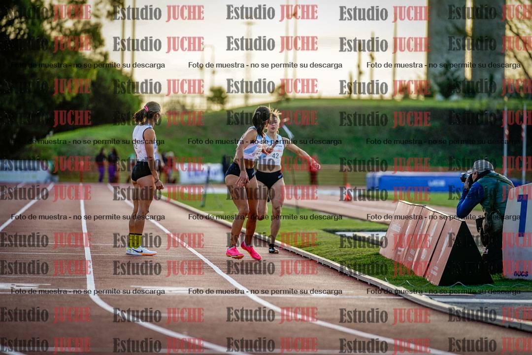 Fotos de los relevos 4x400 m de mujeres