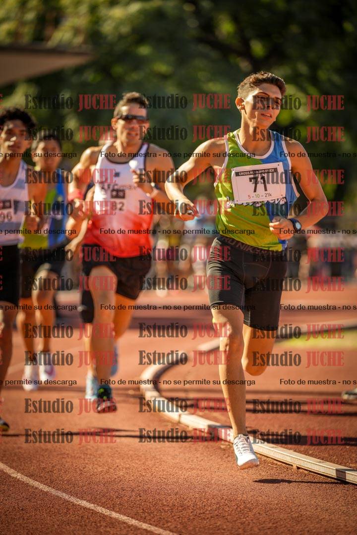Fotos de los 800 m llanos de varones